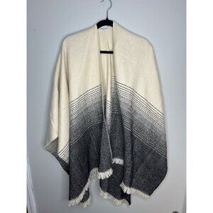 Old Navy Women's scarfigan wrap shawl NWT cream and black and grey